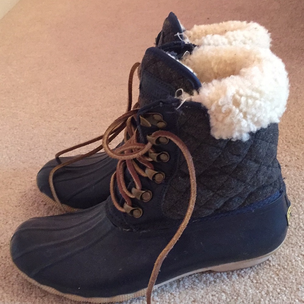 Women’s Sherpa sperry boots !